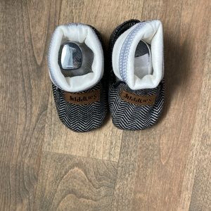 NEW! Juddlies baby slippers 0-3 months